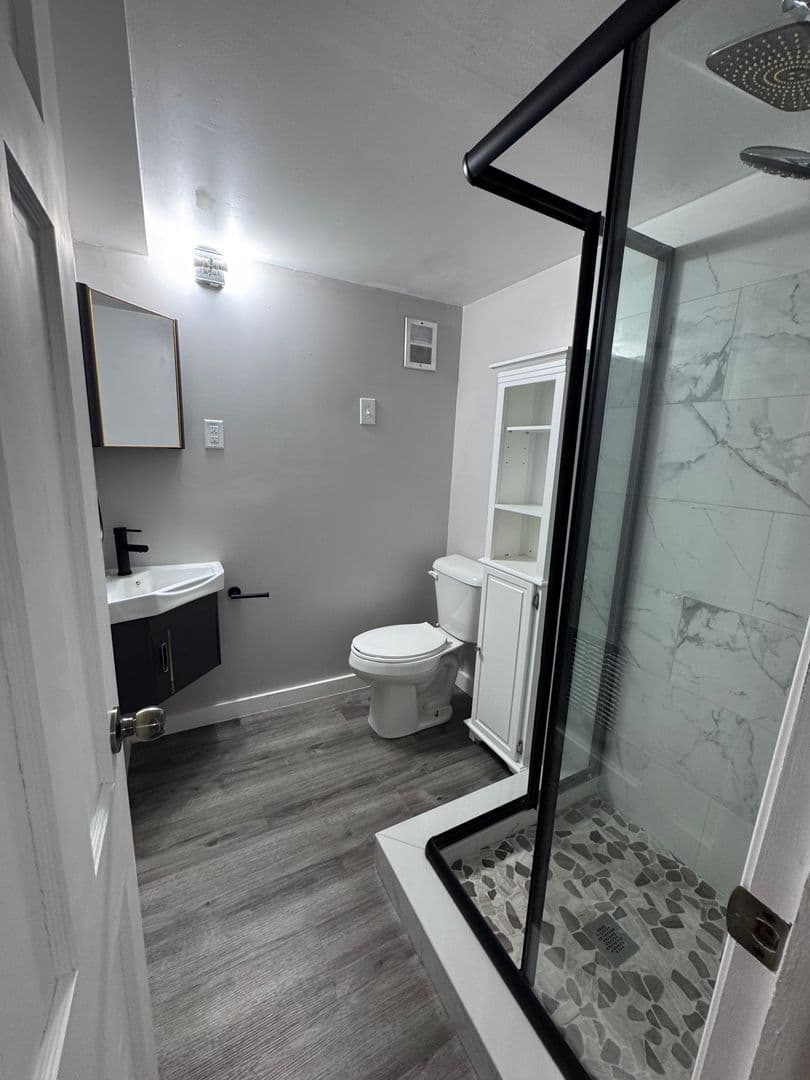 Rochester House: 517 6th Ave SW
