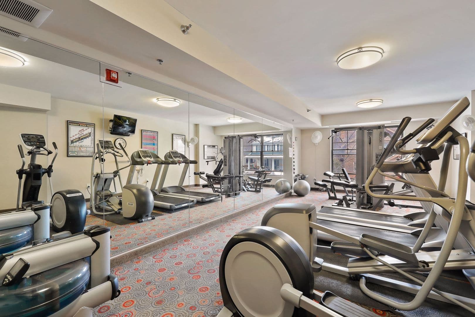 Minneapolis Condo: 317 Groveland Ave