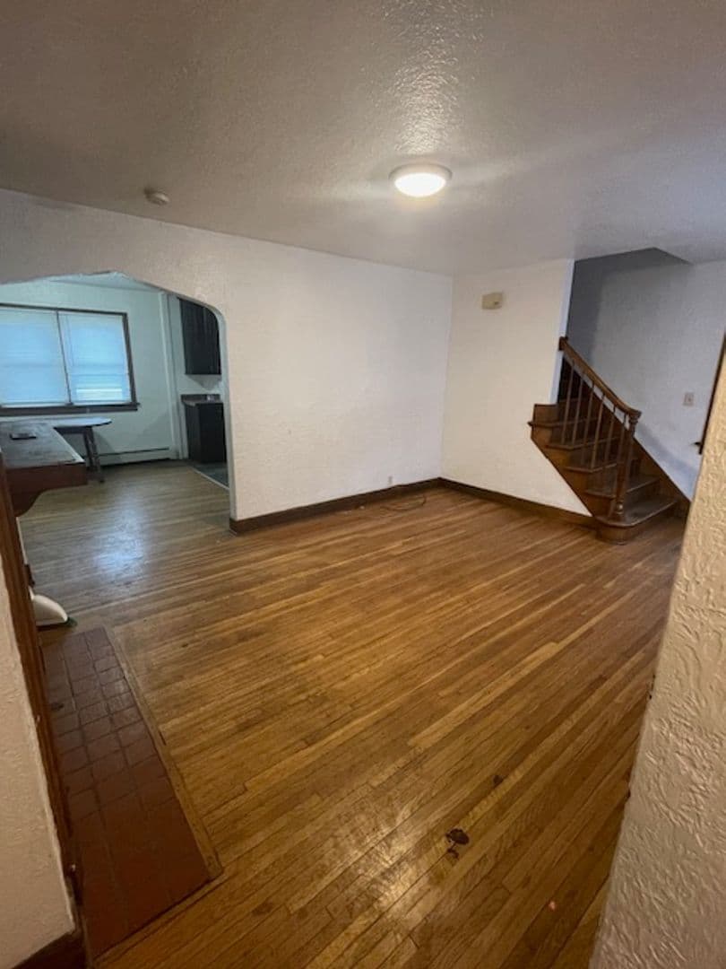 Austin House: 109 8th St NW