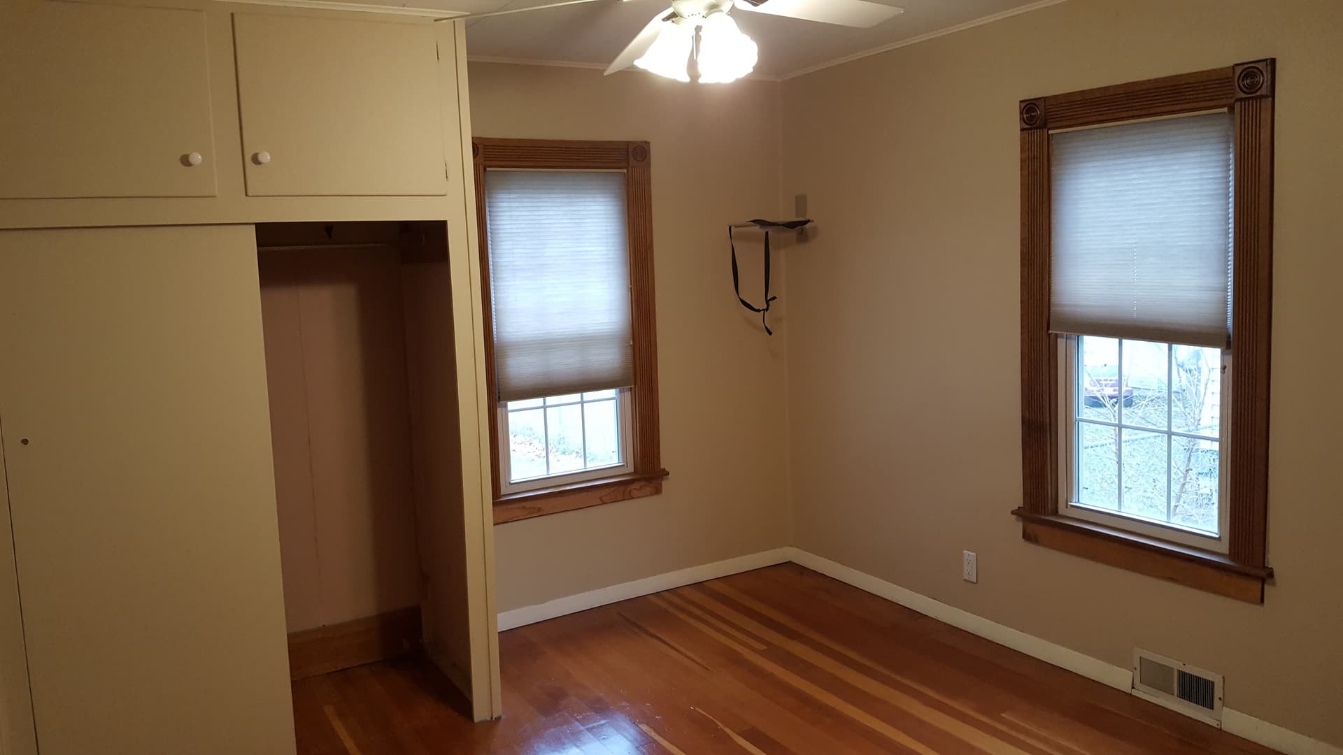 Austin House: 807 3rd Ave. NW