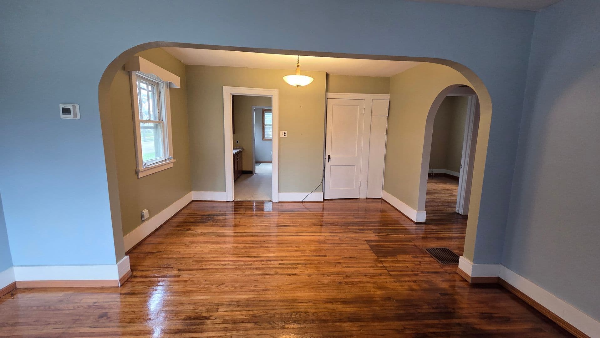 Austin House: 1301 E Oakland ave