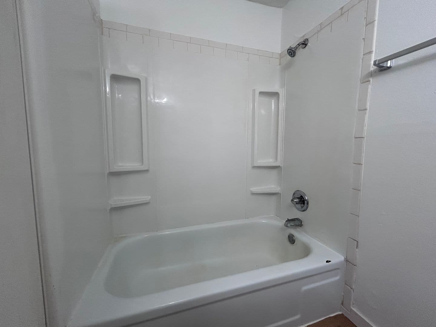 Owatonna Apartment: 112 21st St NW - Apt #4