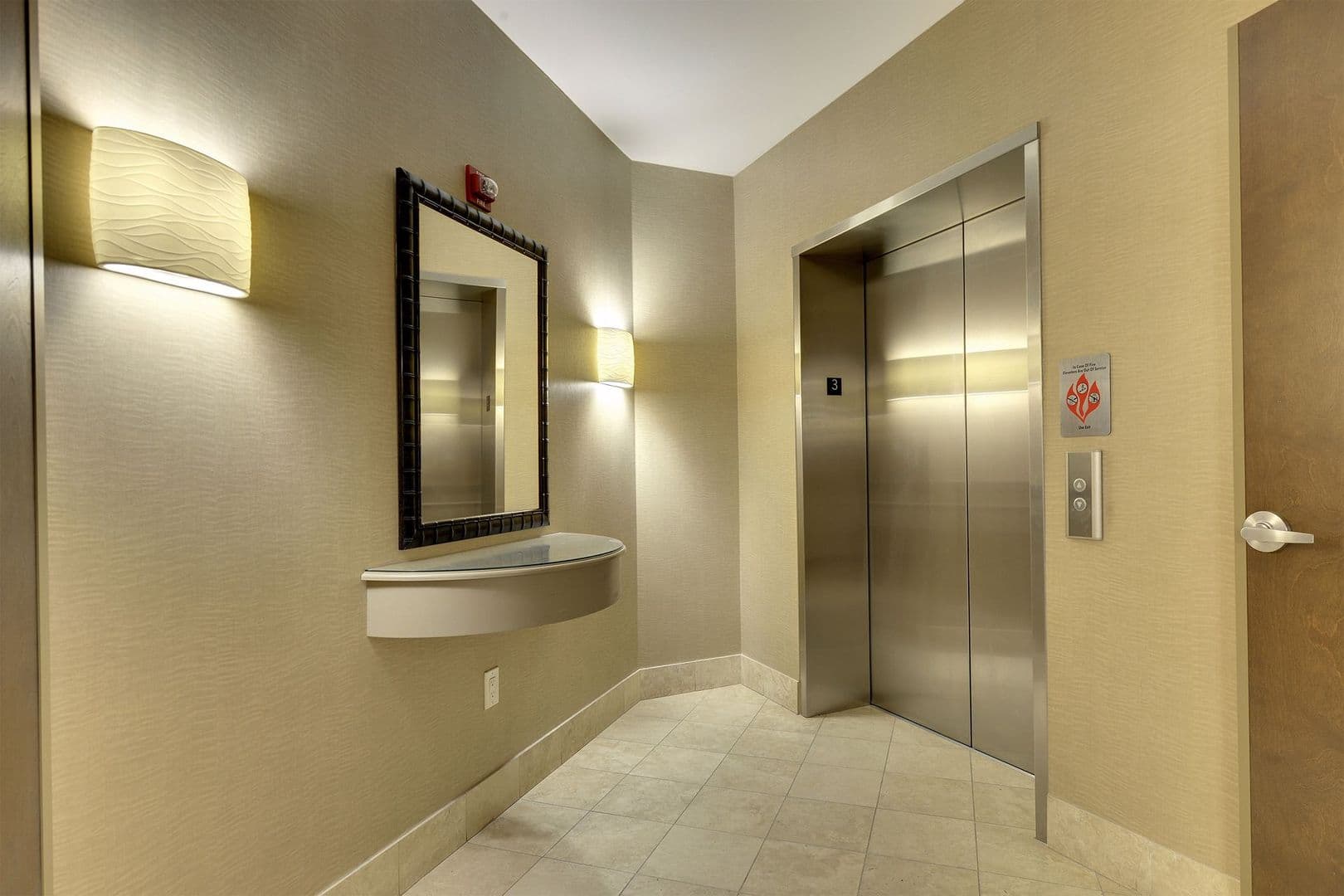 Minneapolis Condo: 317 Groveland Ave