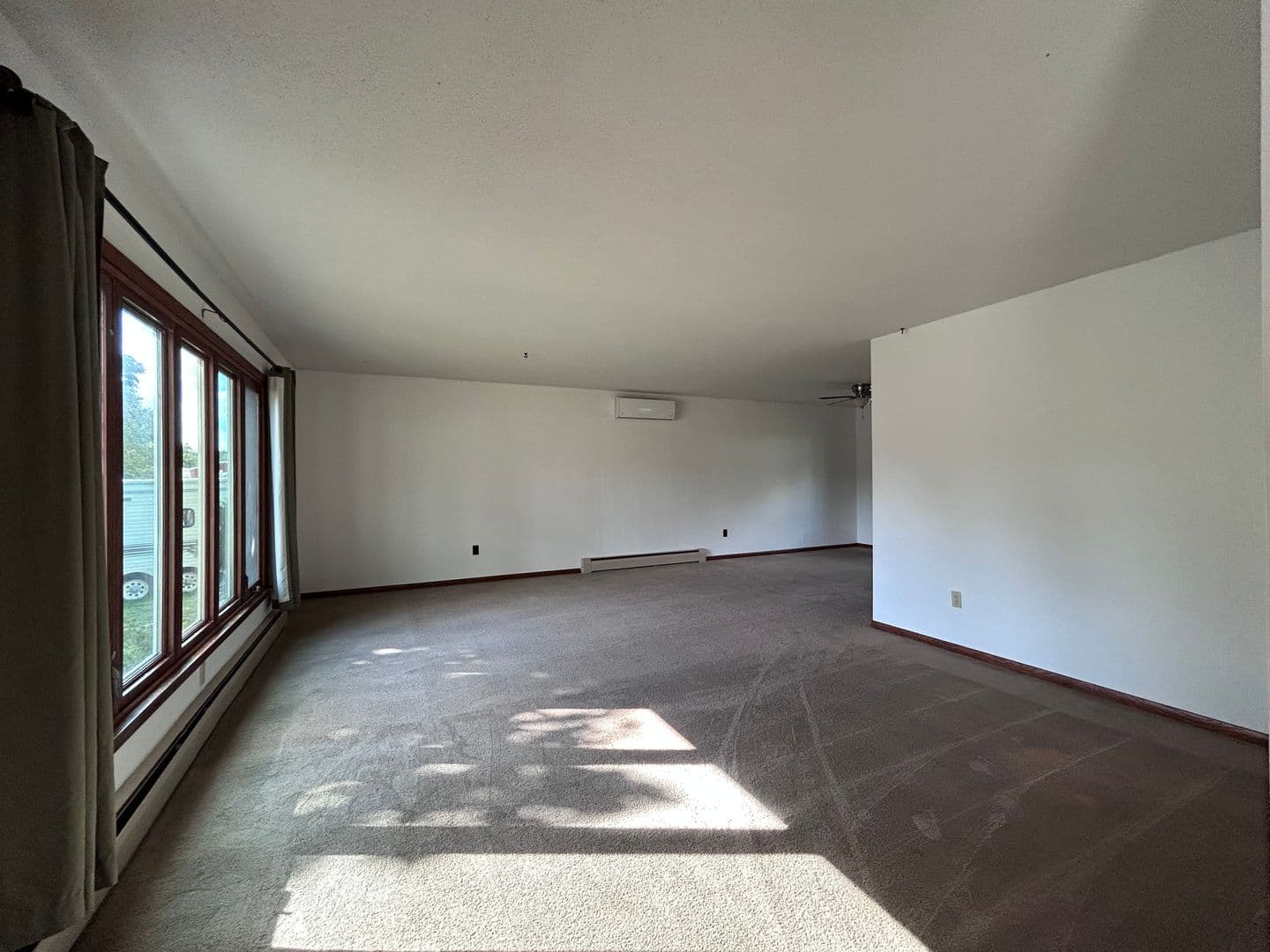 St Charles House: 669 E 14th St