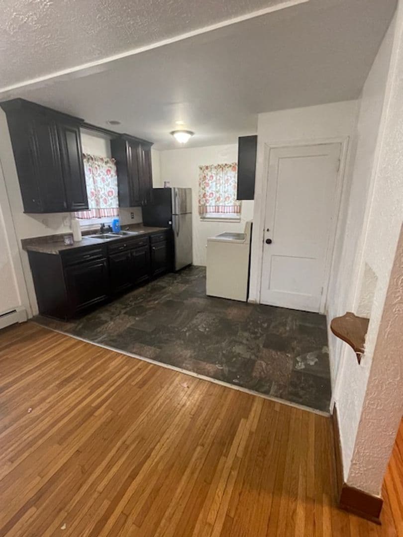 Austin House: 109 8th St NW