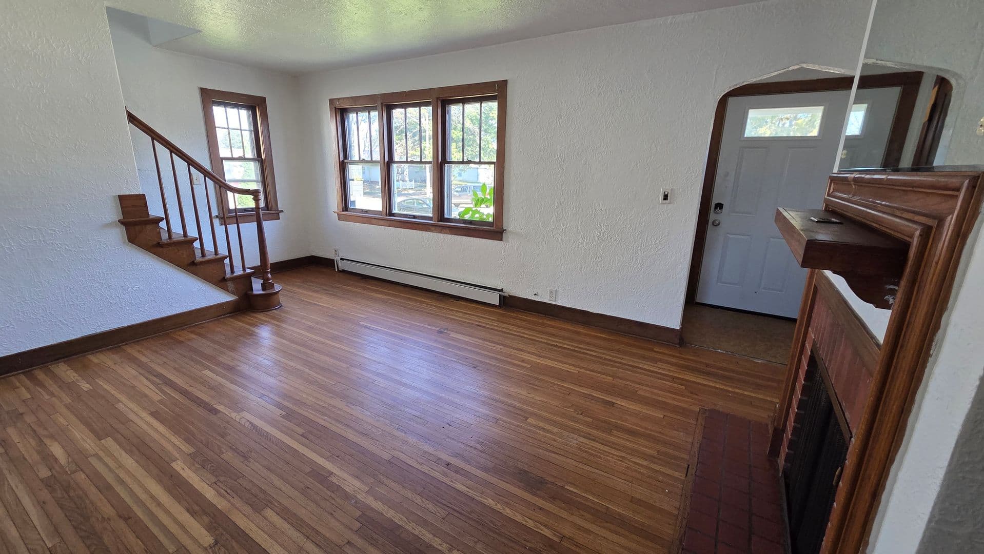 Austin House: 109 8th St NW