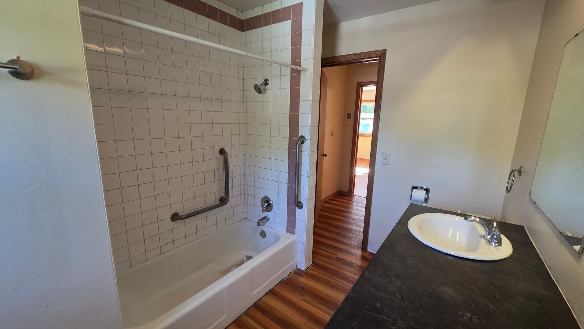 Austin Apartment: 601 1/2 13th Ave SE