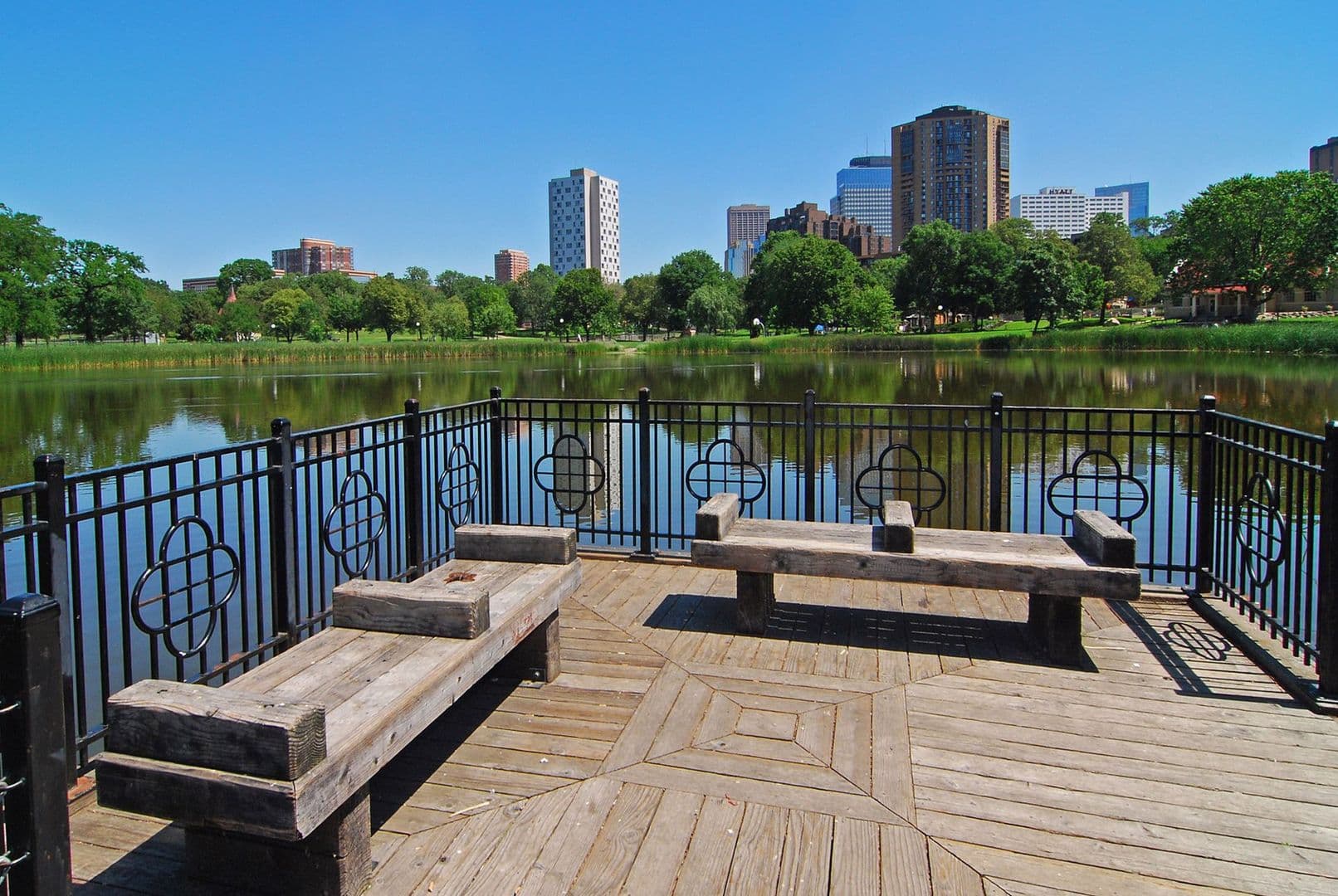 Minneapolis Condo: 317 Groveland Ave