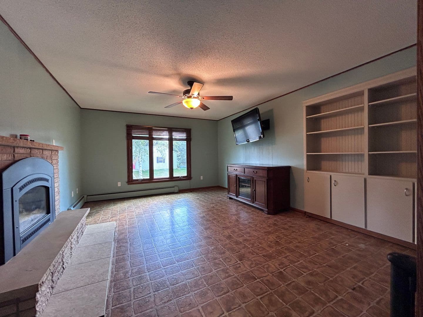 St Charles House: 669 E 14th St