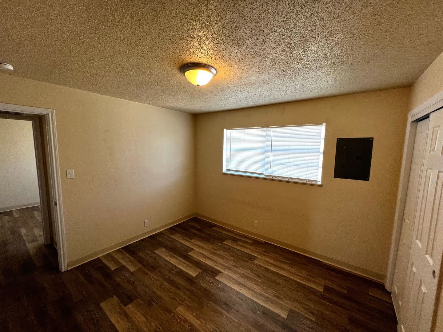 Portales Apartment: 1550 Arizona Dr