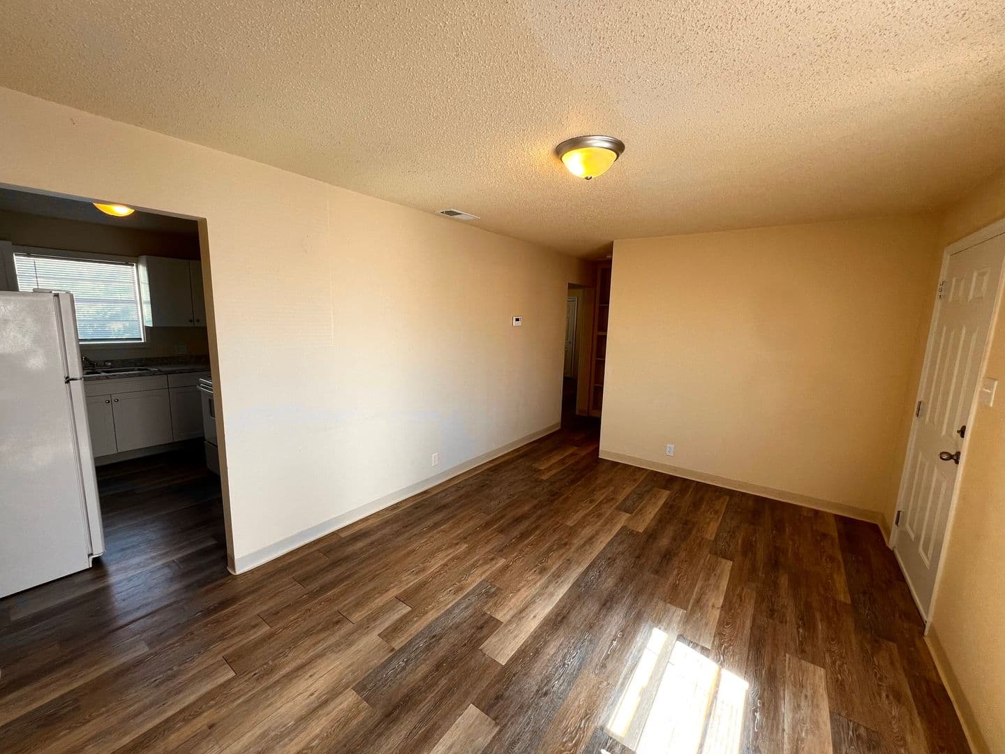 Portales Apartment: 1550 Arizona Dr