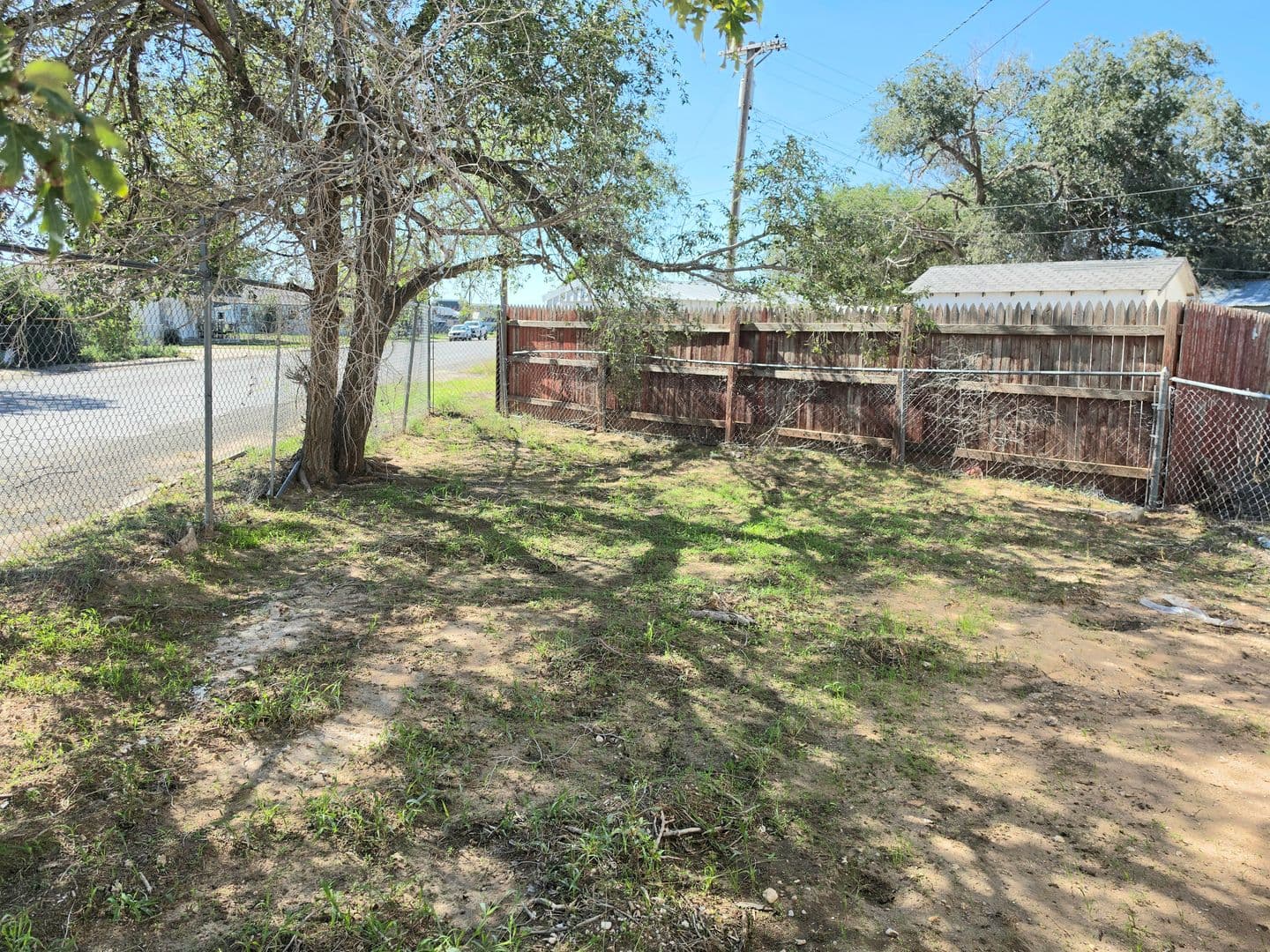 Portales House: 912 S Avenue B