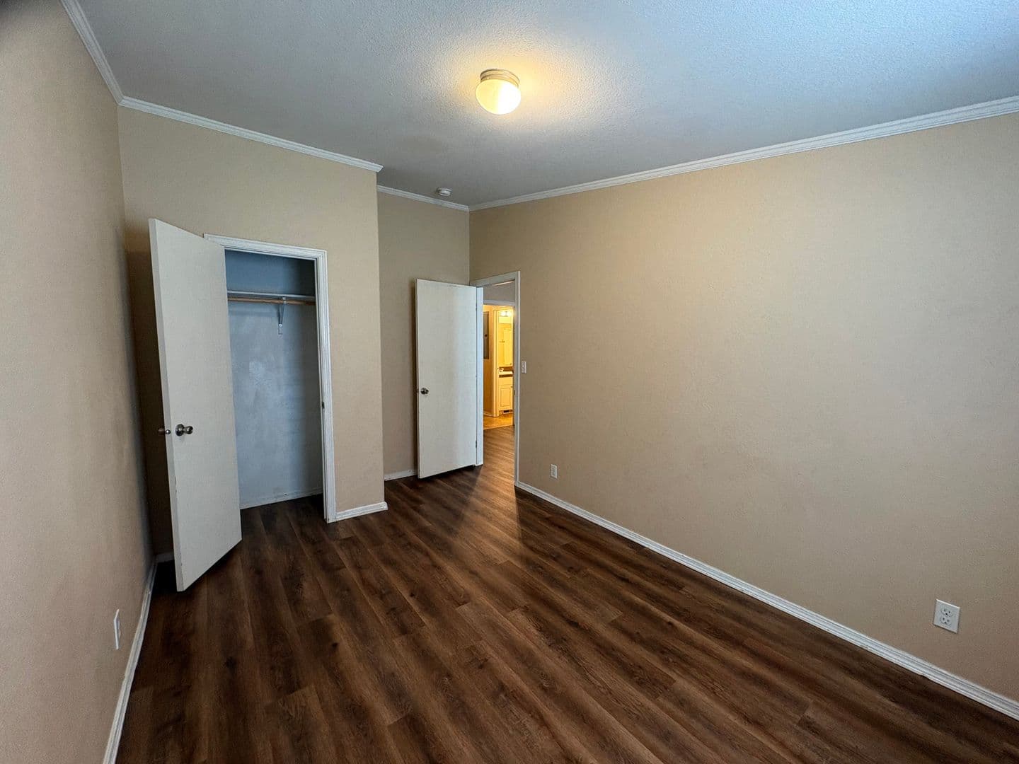 Portales Apartment: 333 E Lime St