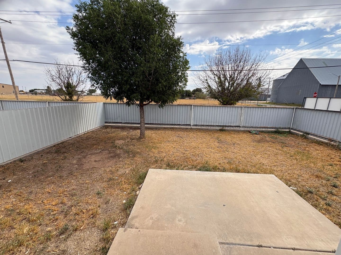 Portales Apartment: 333 E Lime St