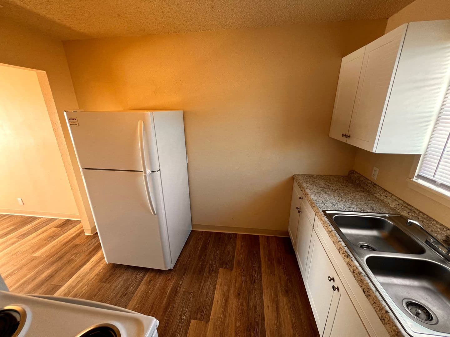Portales Apartment: 1550 Arizona Dr