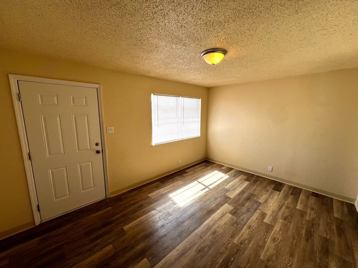 Portales Apartment: 1550 Arizona Dr