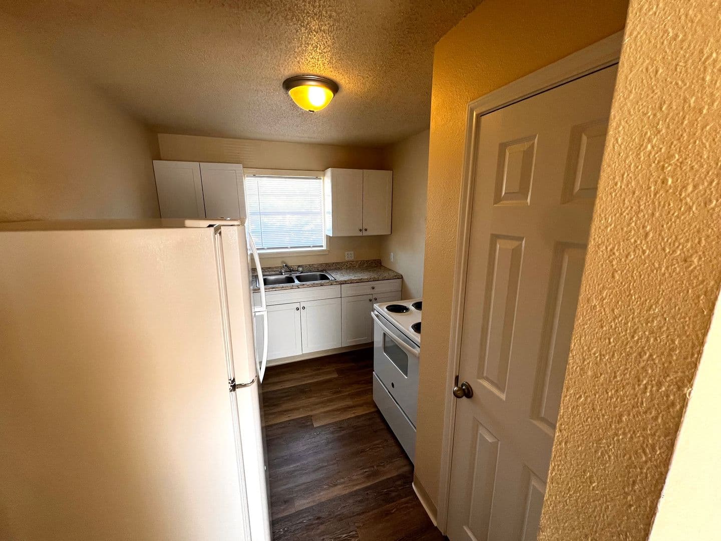 Portales Apartment: 1550 Arizona Dr