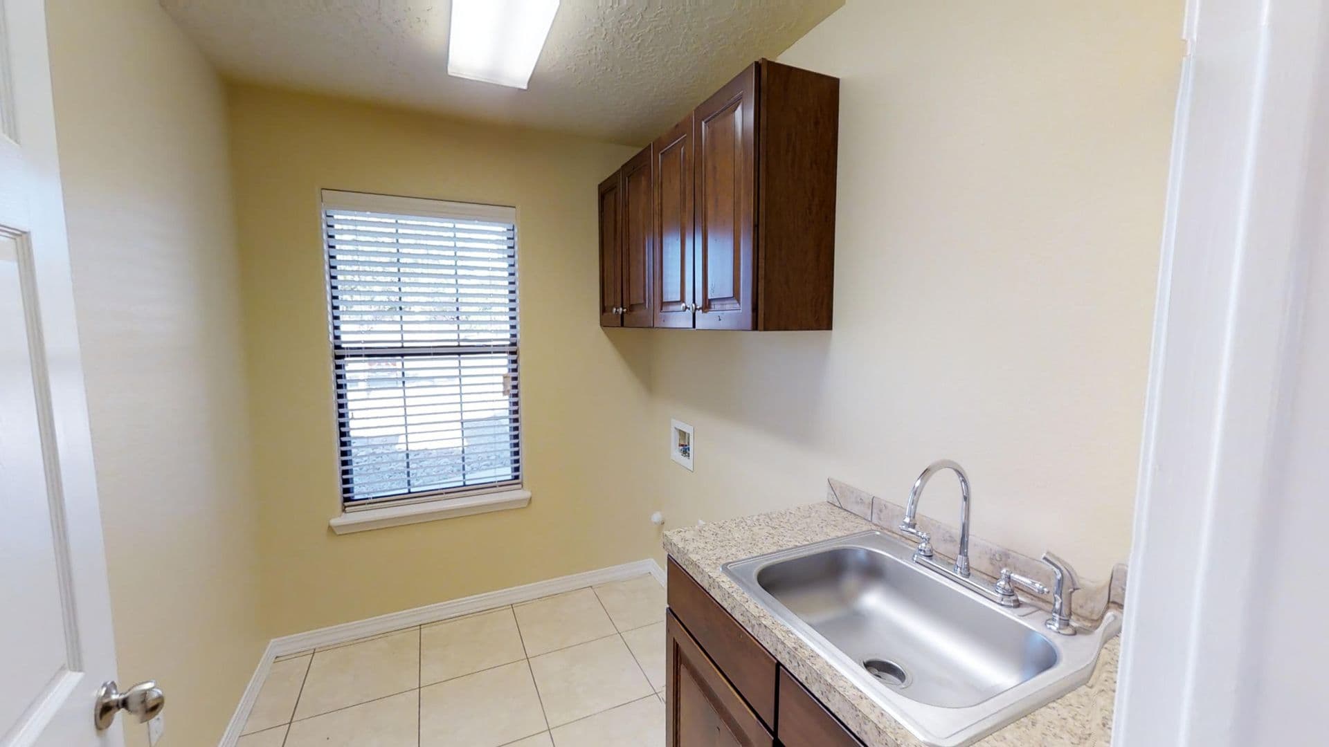 Portales House: 1374 Oakwood Cir