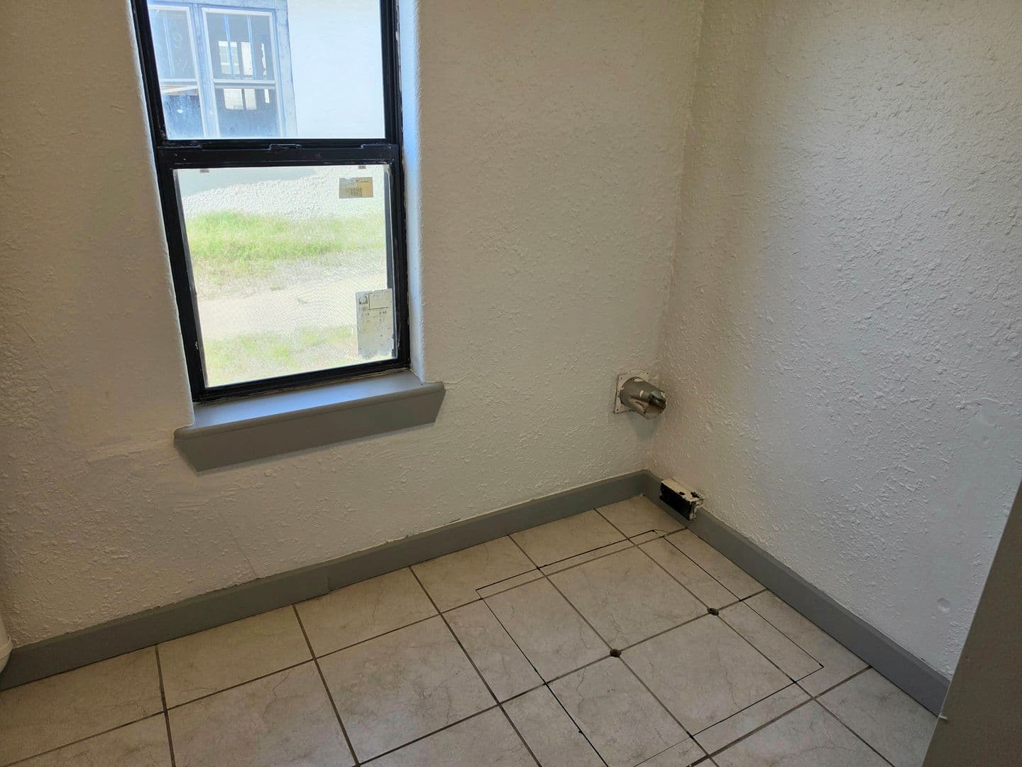 Portales House: 912 S Avenue B