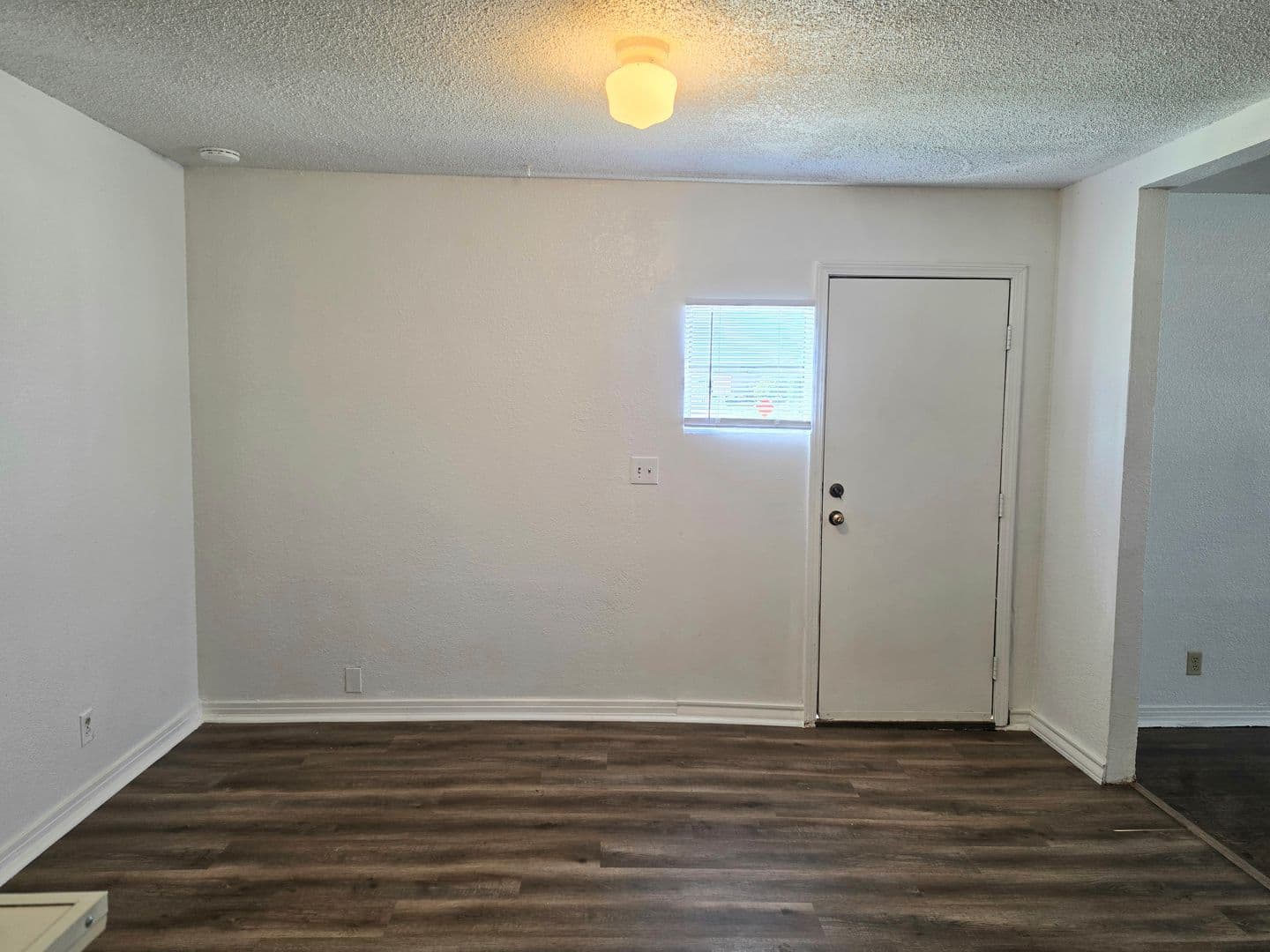 Portales House: 927 W 16th Ln