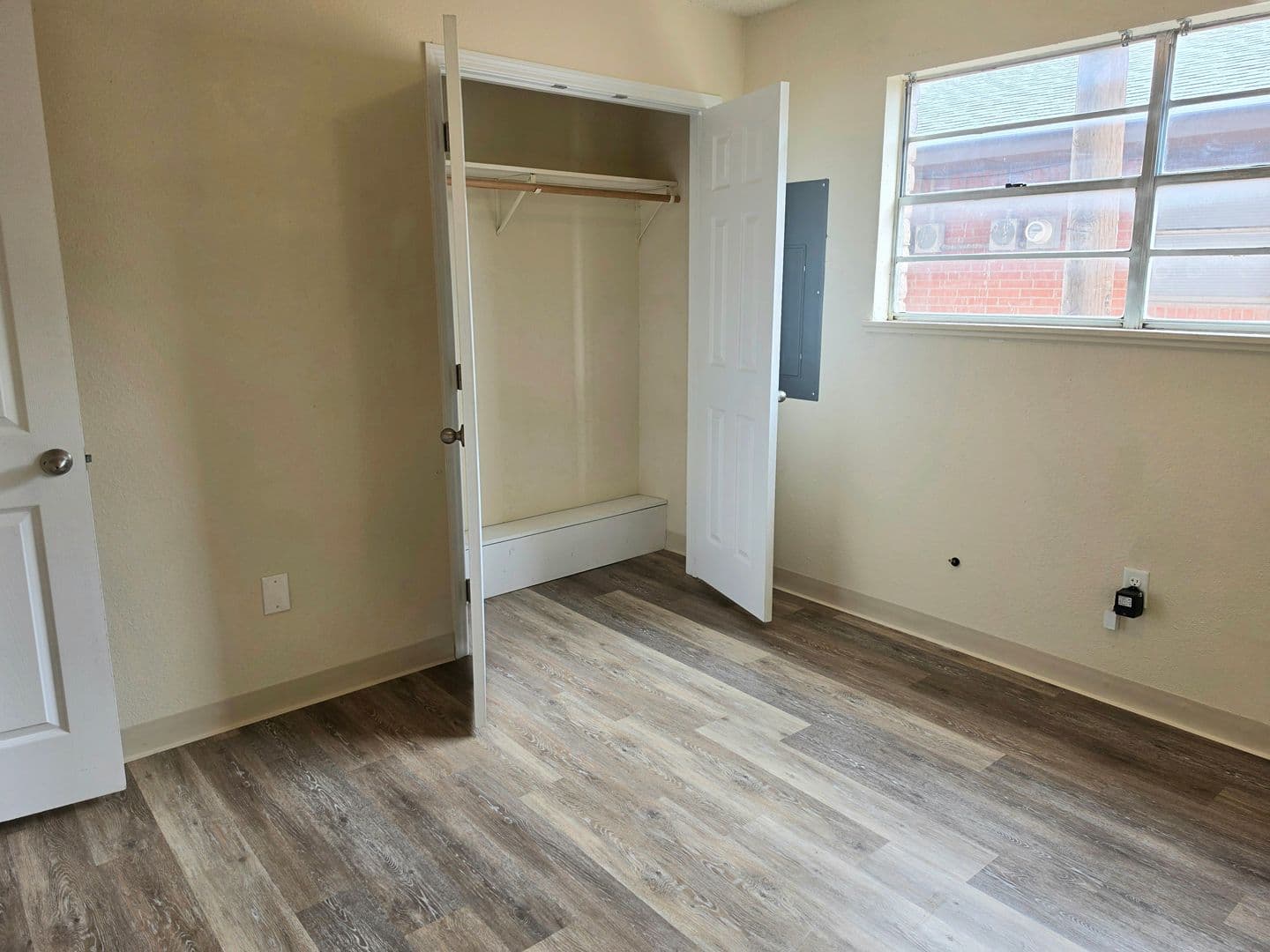 Portales Apartment: 1540 Arizona Dr