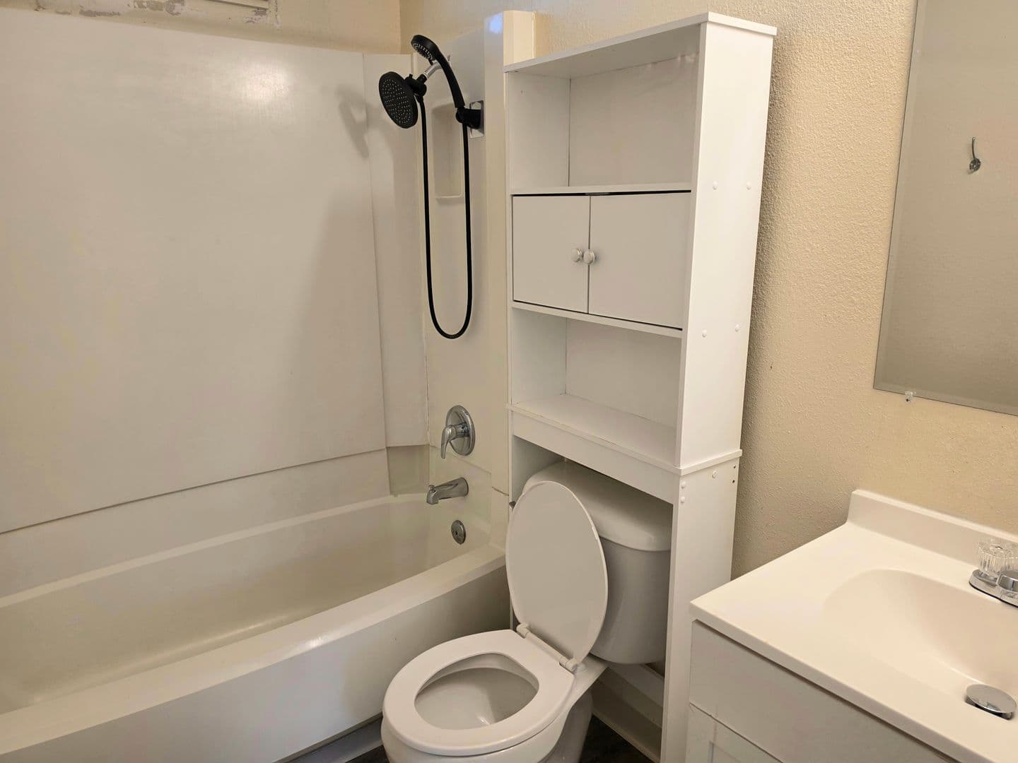 Portales Apartment: 1540 Arizona Dr