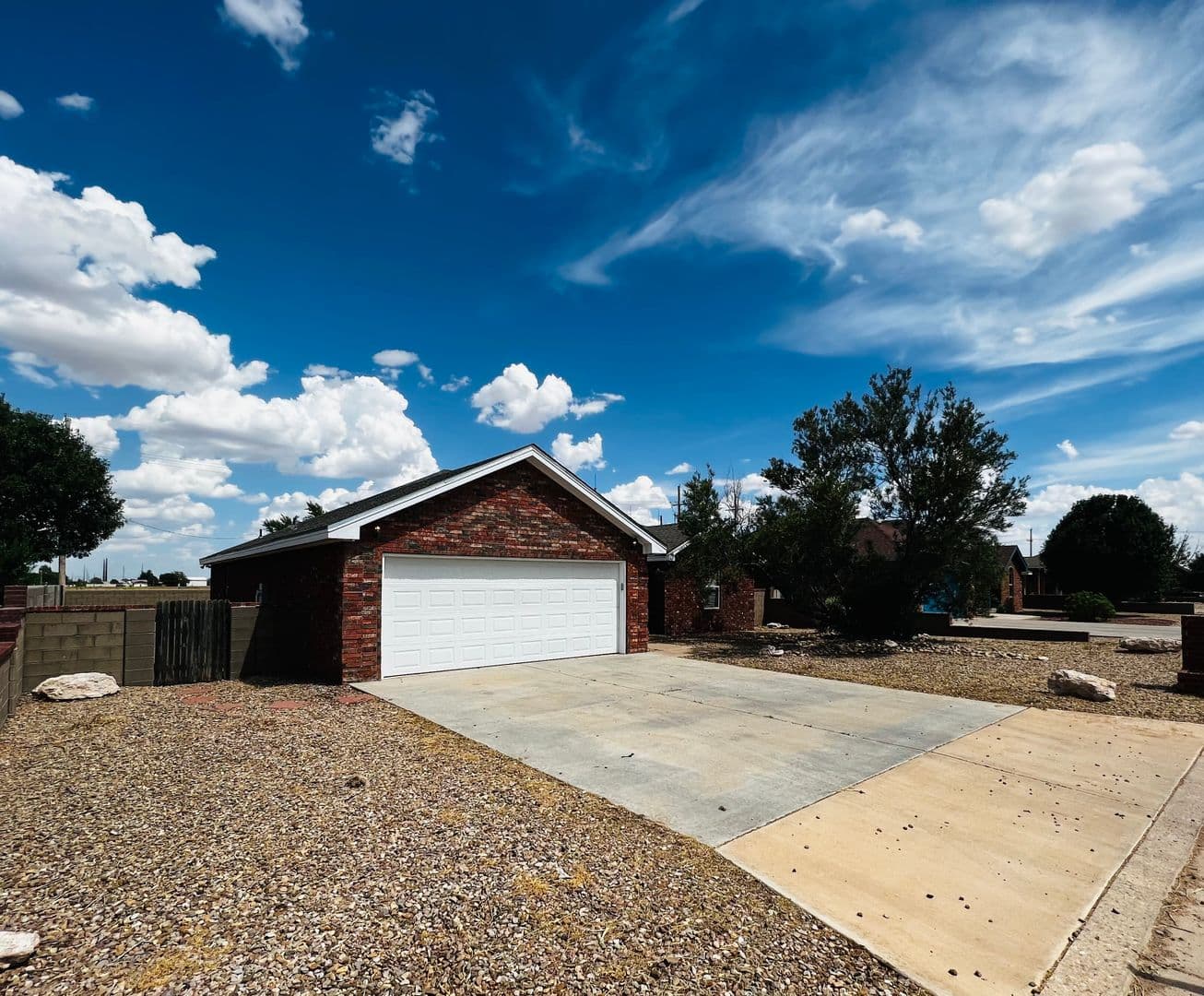 Portales House: 1382 Oakwood Cir