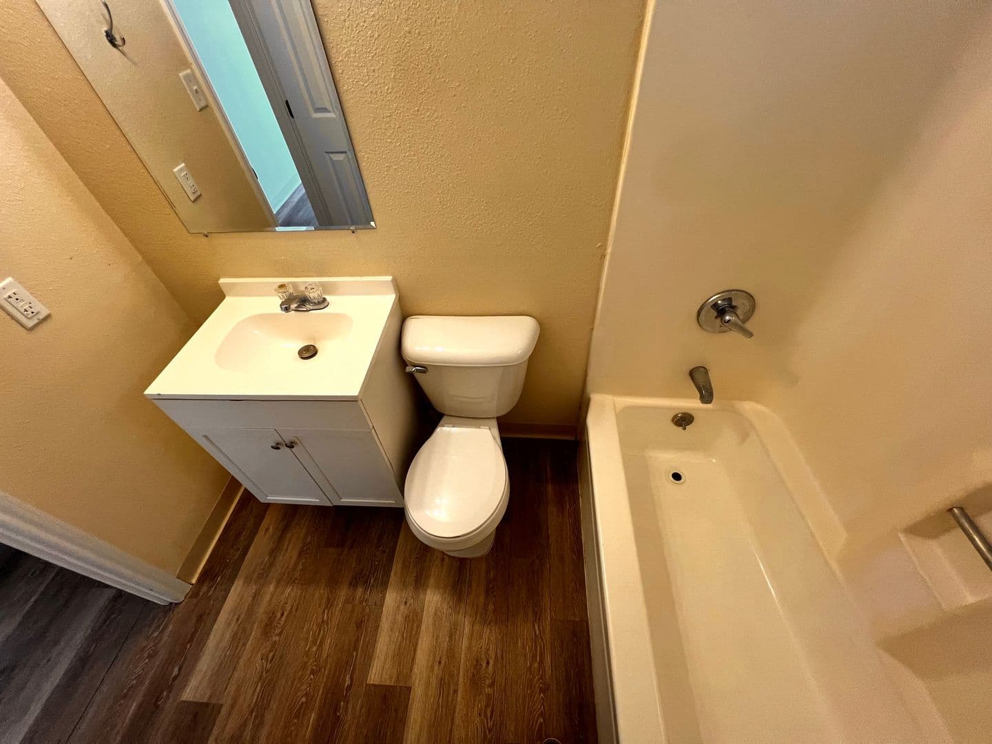 Portales Apartment: 1550 Arizona Dr