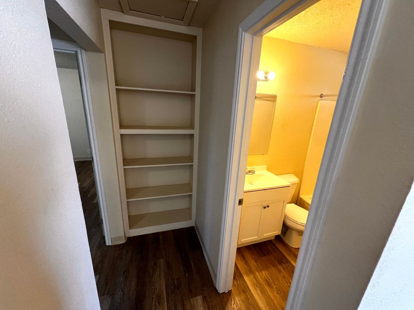 Portales Apartment: 1550 Arizona Dr
