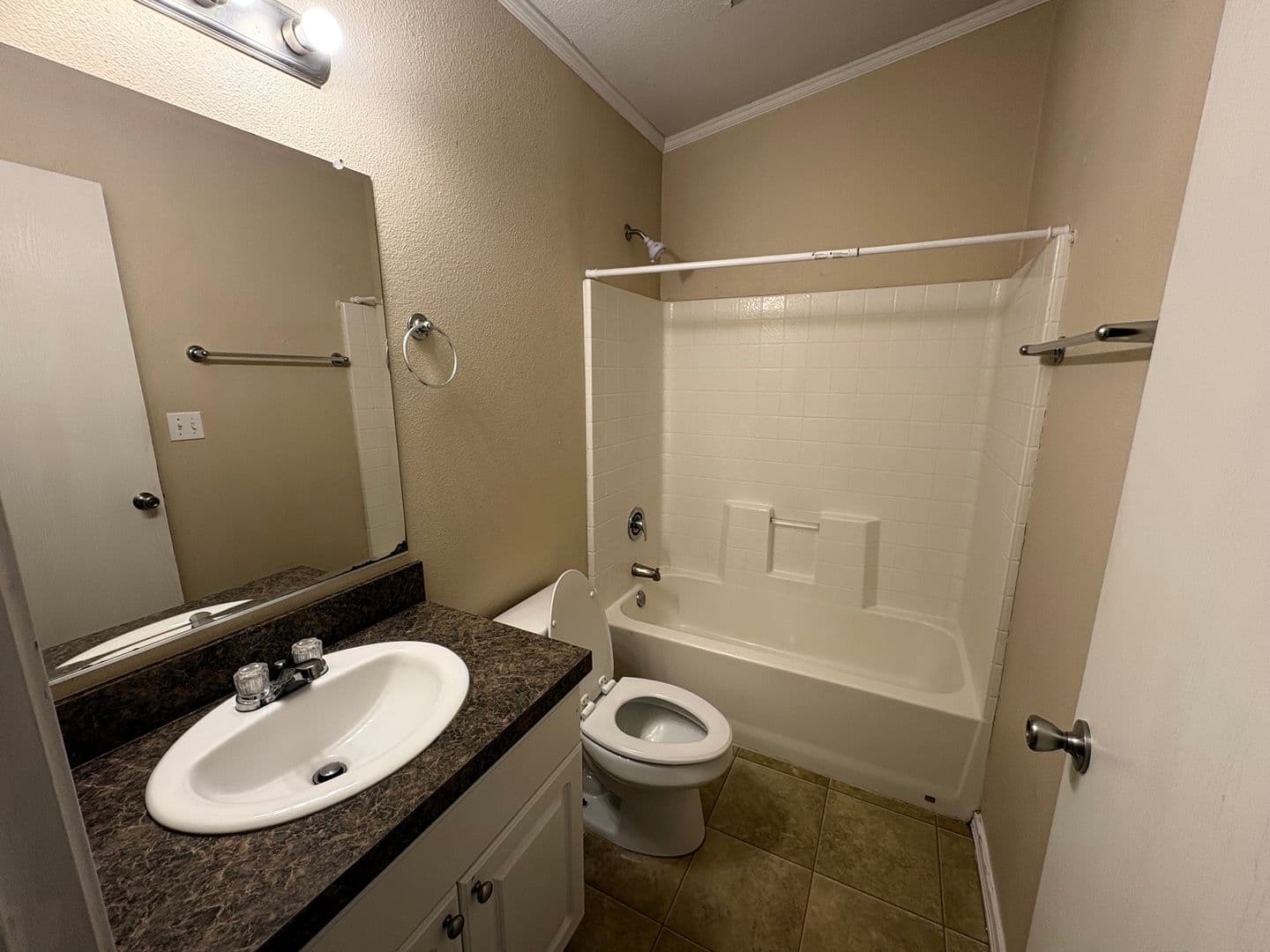 Portales Apartment: 333 E Lime St
