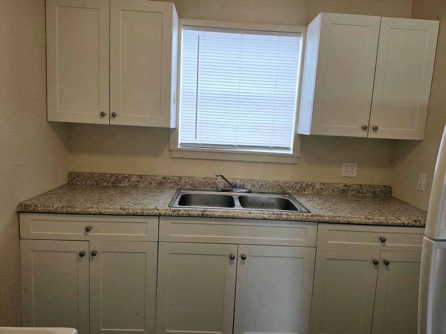 Portales Apartment: 1540 Arizona Dr