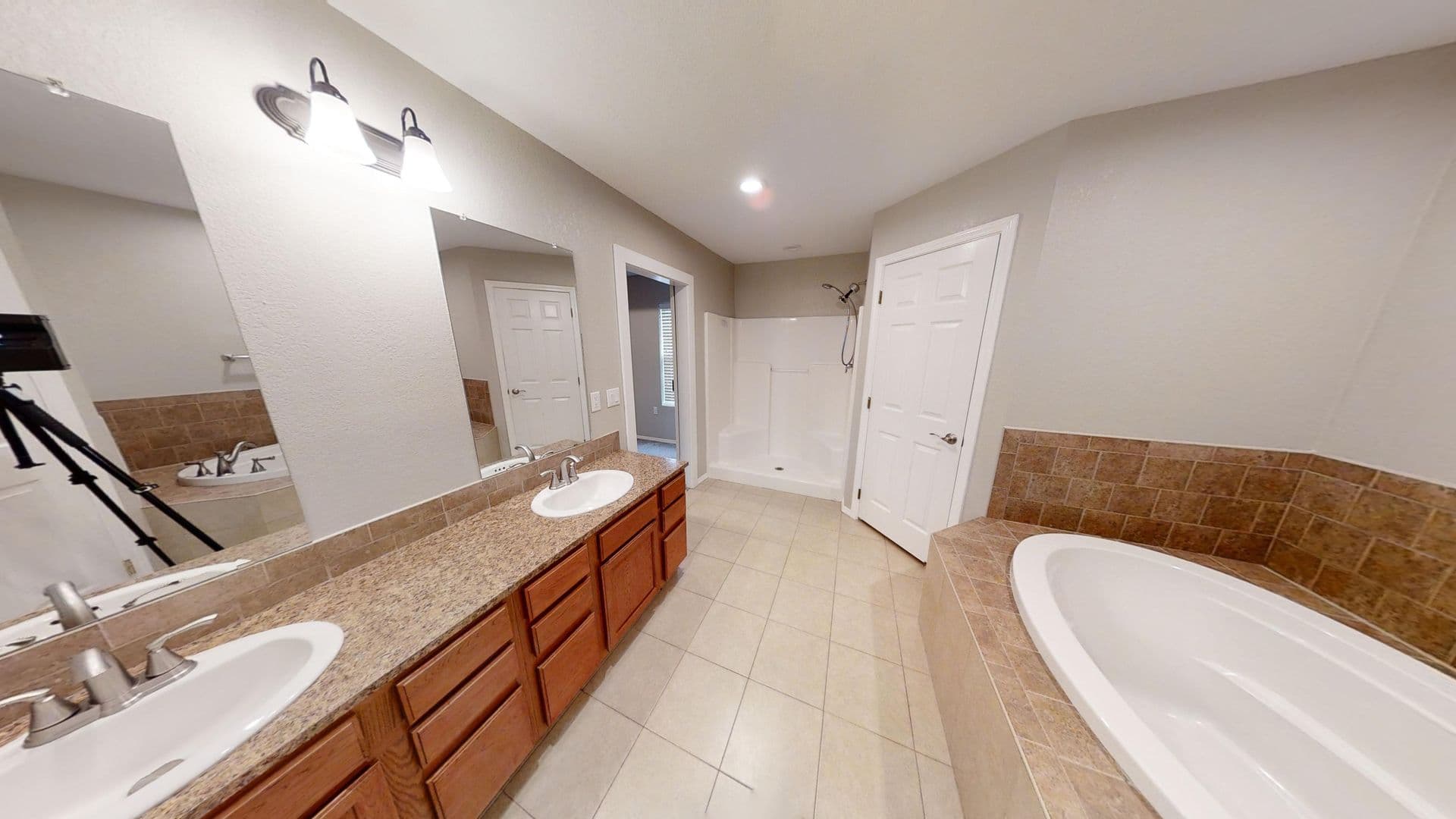 Portales House: 1382 Oakwood Cir