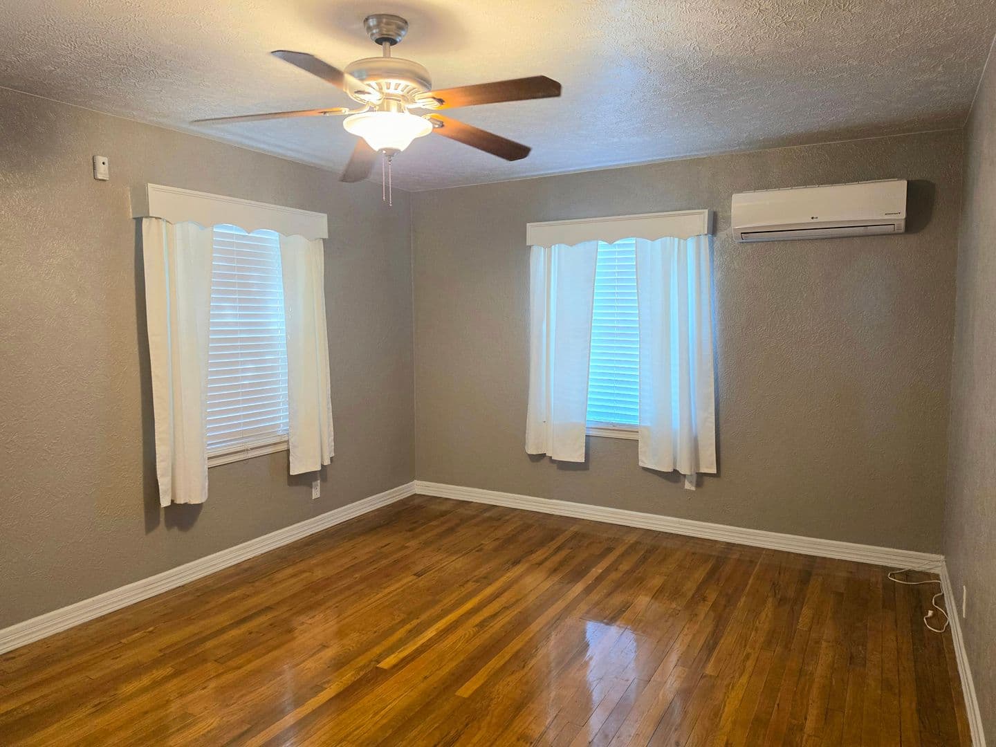 Portales House: 133 S Houston