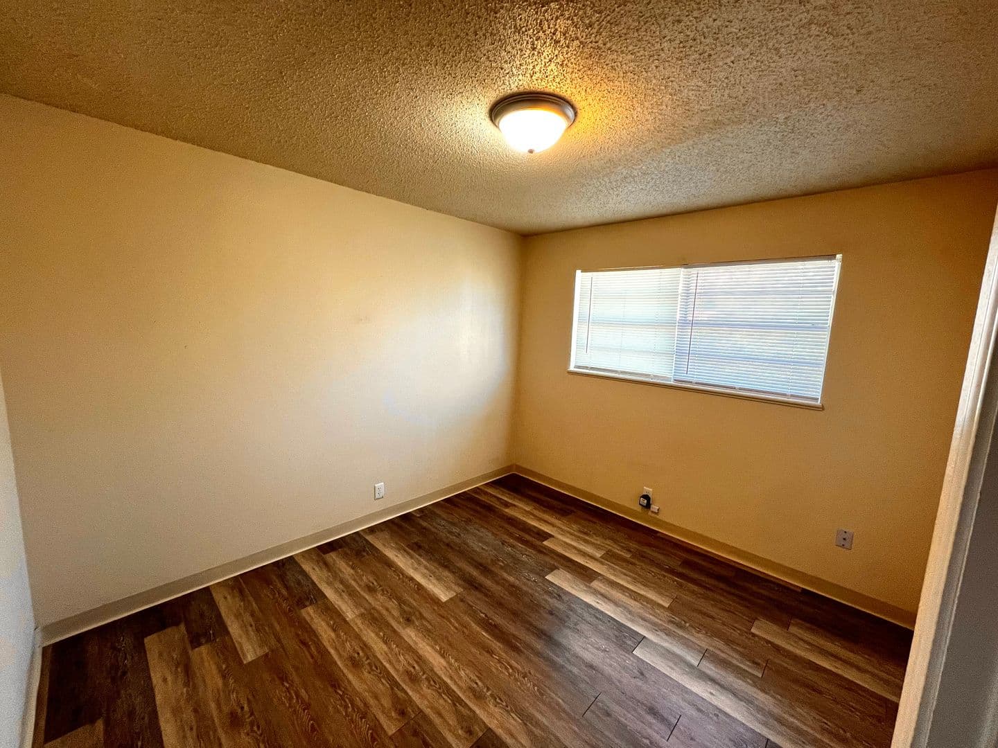 Portales Apartment: 1550 Arizona Dr