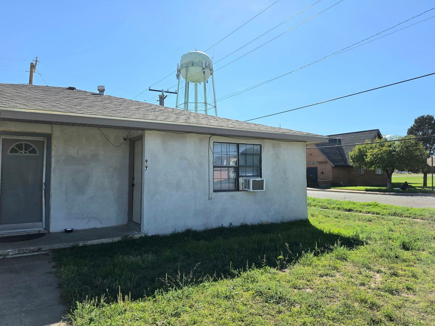 Portales House: 927 W 16th Ln
