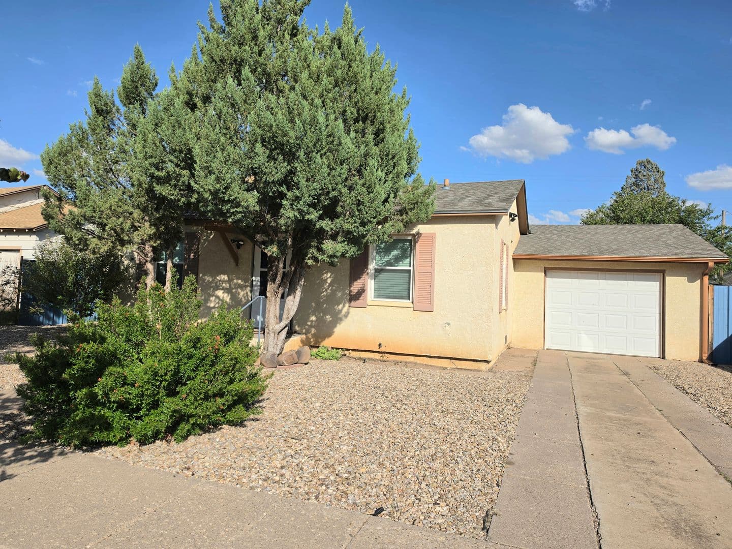 Portales House: 133 S Houston