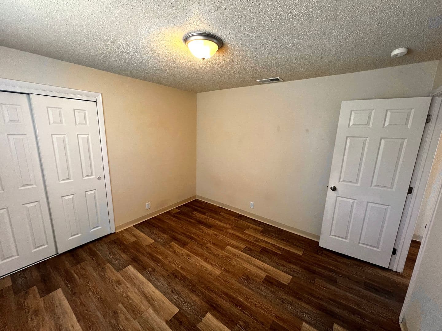 Portales Apartment: 1550 Arizona Dr