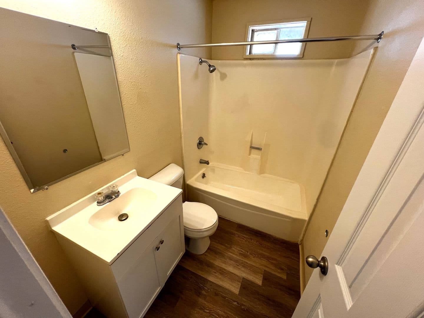 Portales Apartment: 1550 Arizona Dr