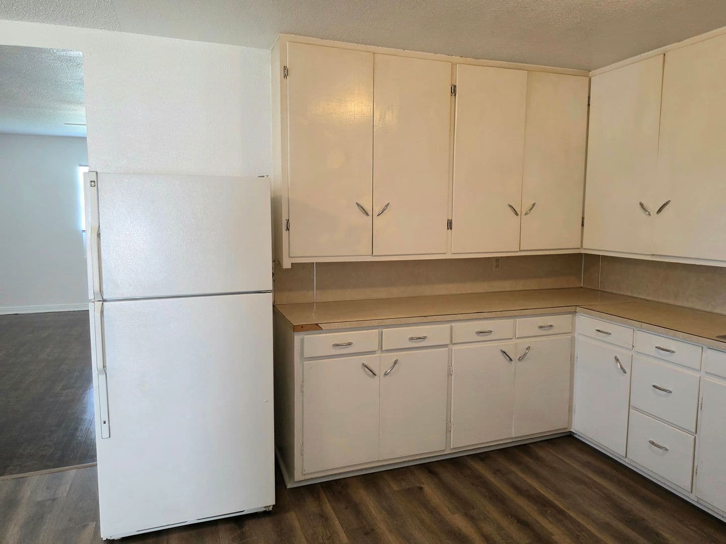 Portales House: 927 W 16th Ln