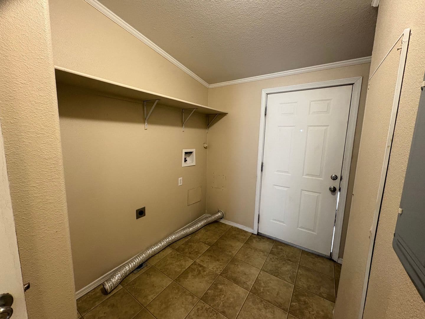 Portales Apartment: 333 E Lime St