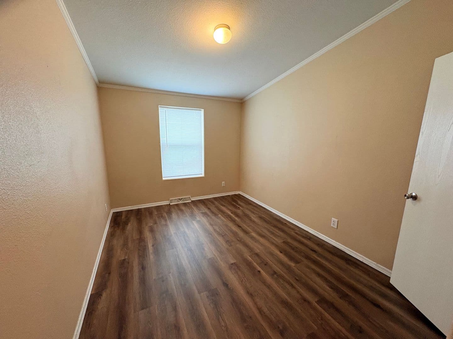 Portales Apartment: 333 E Lime St