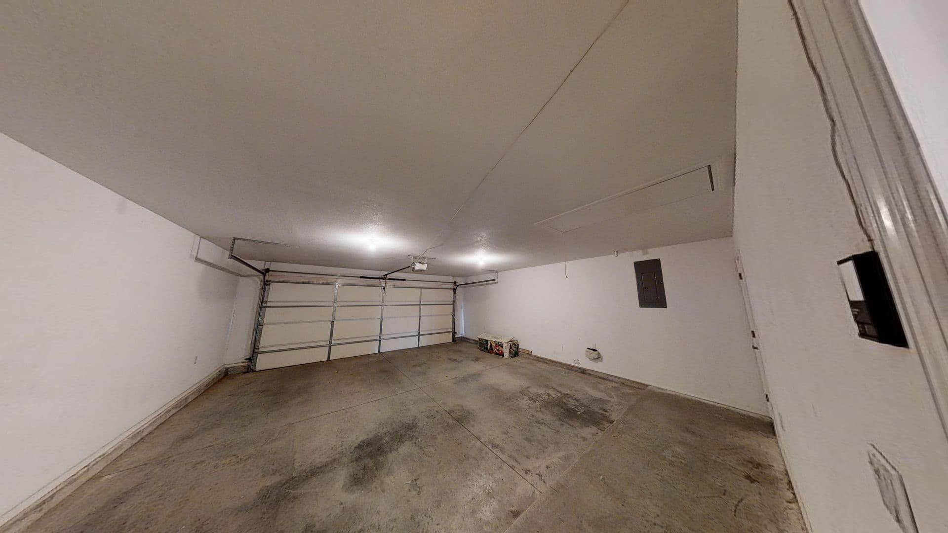 Portales House: 1382 Oakwood Cir