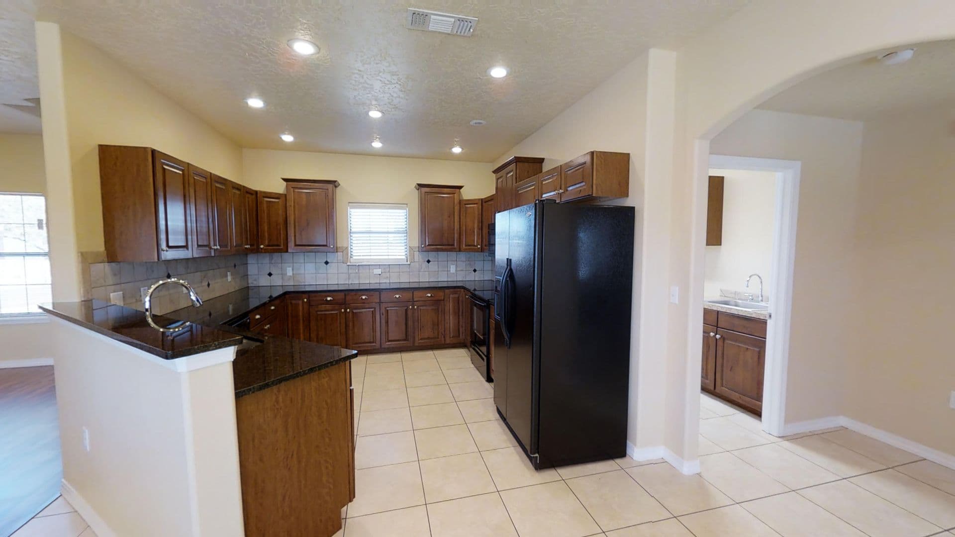 Portales House: 1374 Oakwood Cir