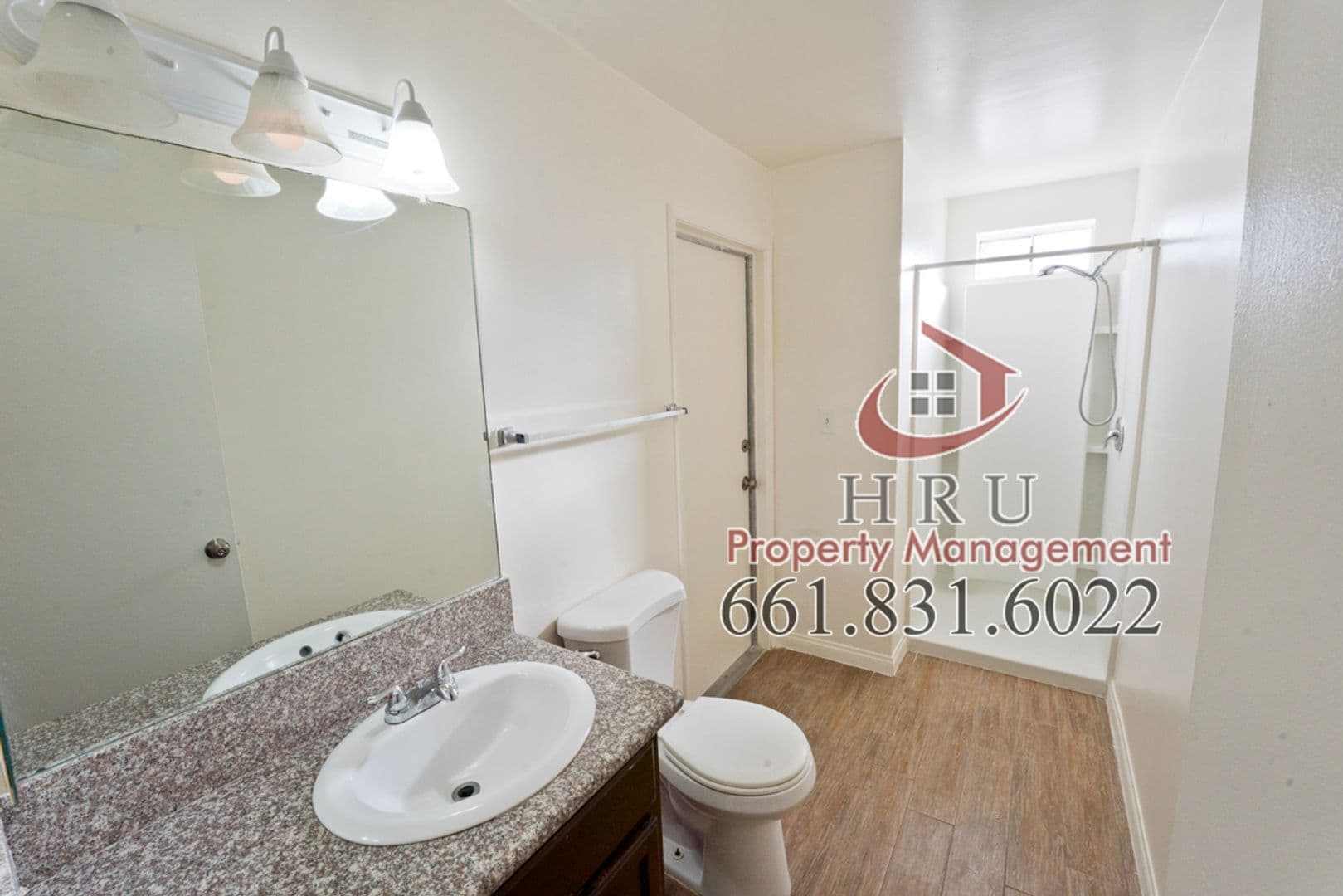 Bakersfield House: 4613 Parkwood Ct.
