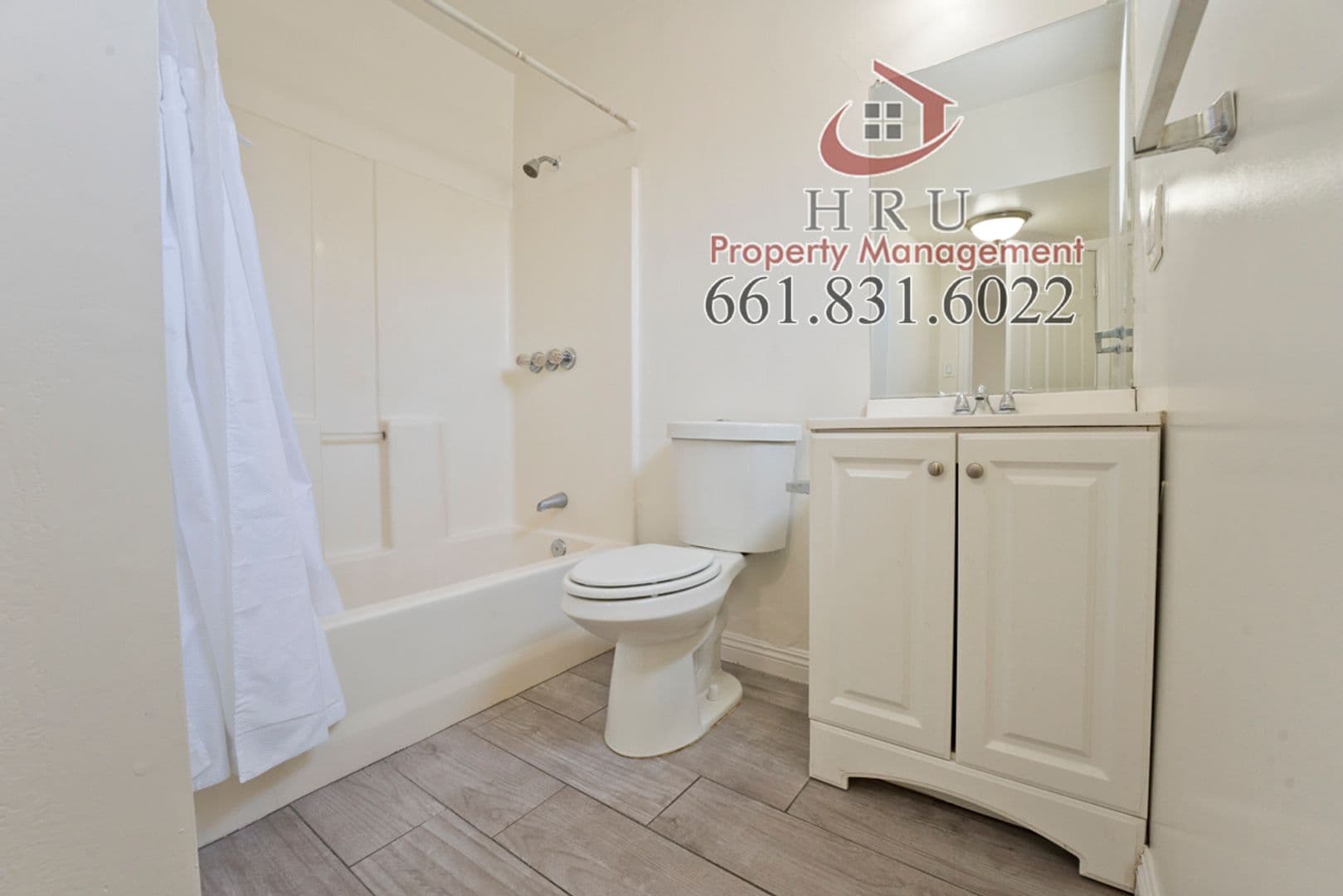 Bakersfield Apartment: 318 Highland Dr