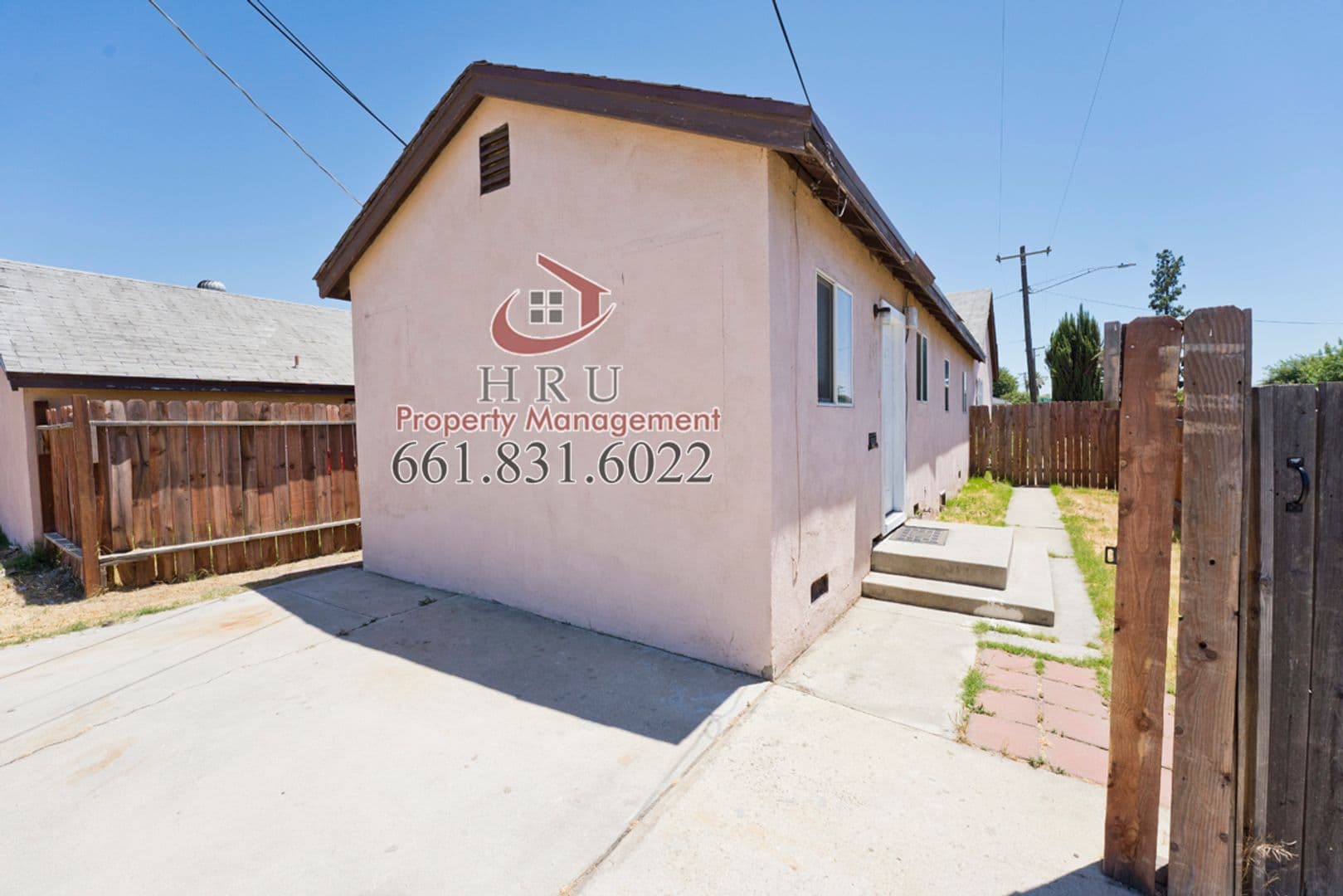 Bakersfield Apartment: 1616 El Ralfo Dr.