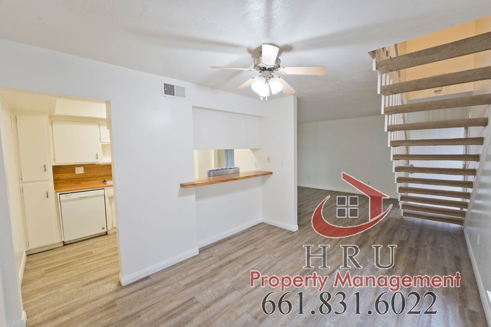 Bakersfield Townhome: 1001 Valhalla Dr Apt A