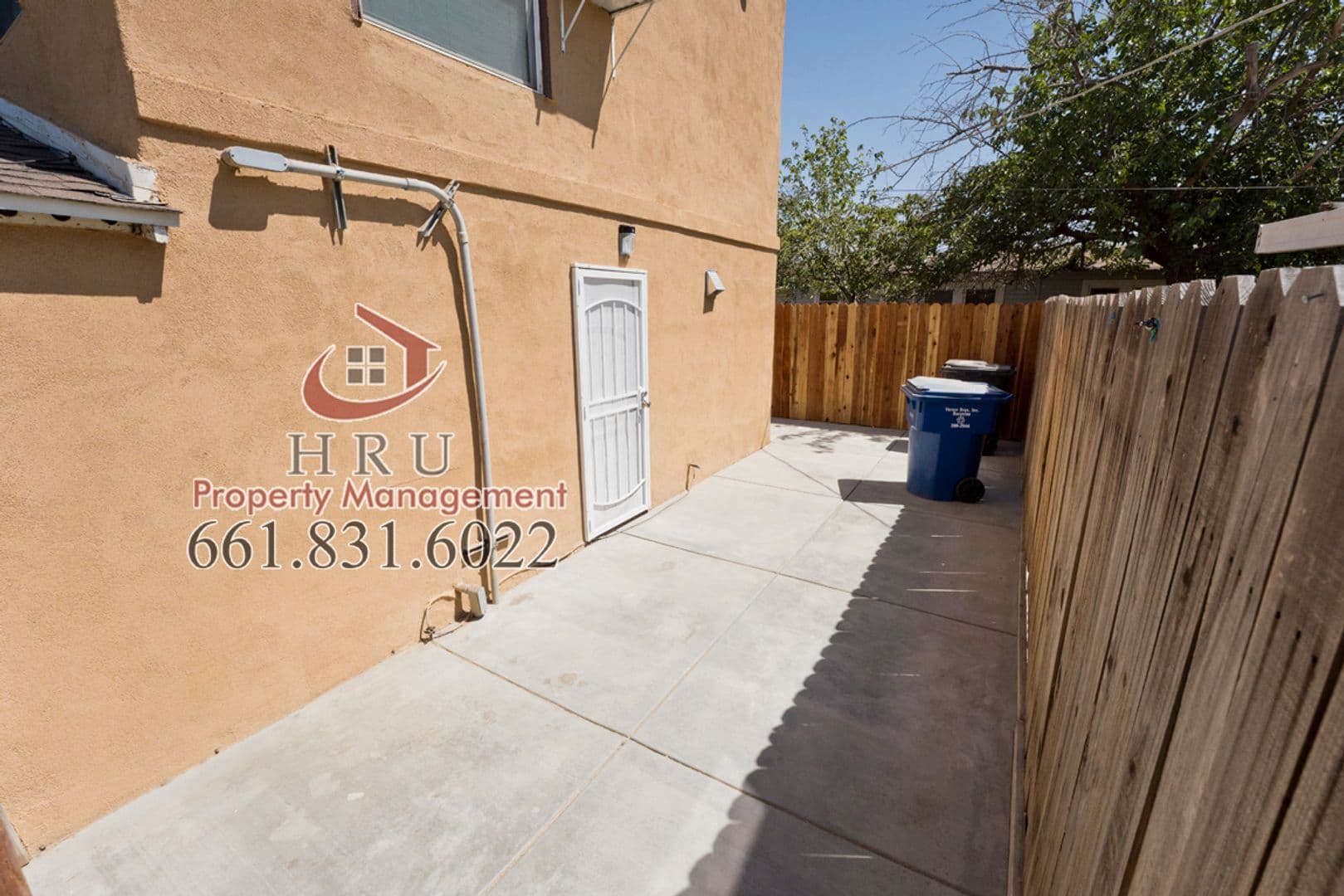 Bakersfield Apartment: 318 Highland Dr