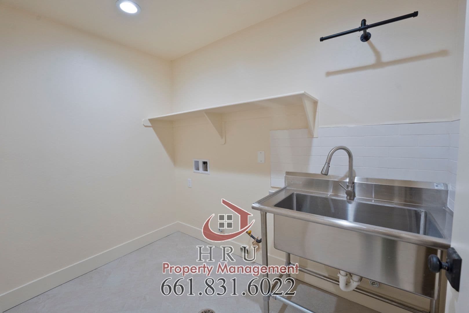 Bakersfield Apartment: 1821 Lacey St