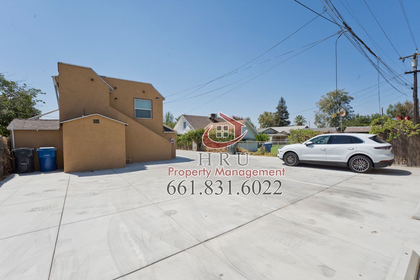 Bakersfield Apartment: 318 Highland Dr